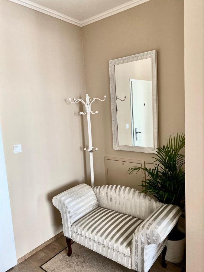 Die Oase - Luxurious Apartment Near The City Center With Free Parking Bratislava Exterior photo