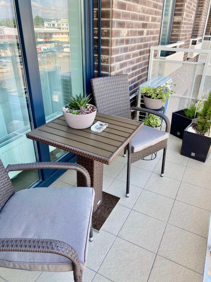 Die Oase - Luxurious Apartment Near The City Center With Free Parking Bratislava Exterior photo